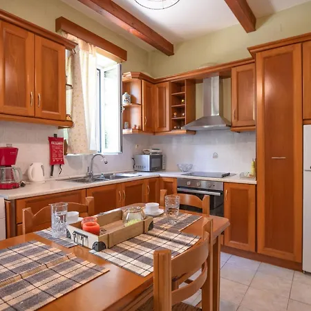 Vasiliki Town House *